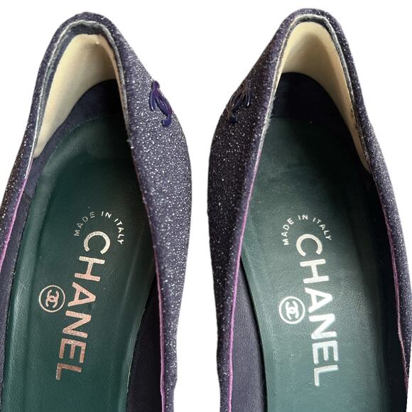 CHANEL Purple/Green Interlocking CC Logo Pumps, US8.5/IT38.5 SRP: $1495 - Picture 11 of 16
